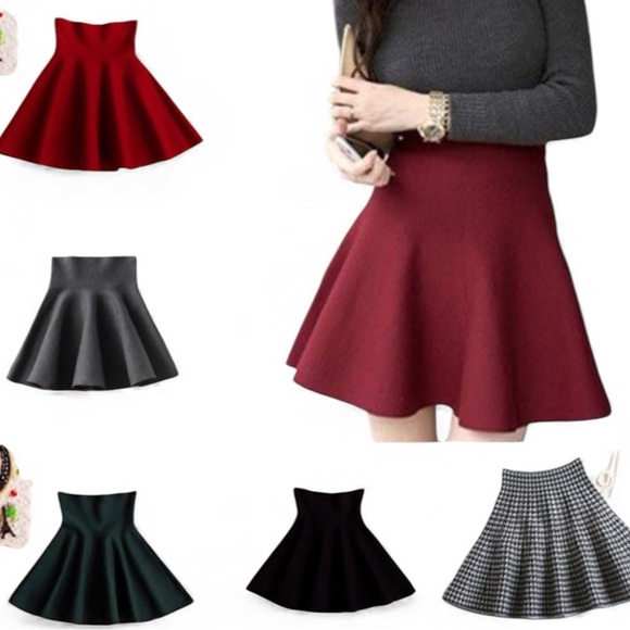 Zara Basic Knit Collection Flair Skirt in Garnet| Zara Holiday Basics - Picture 3 of 8